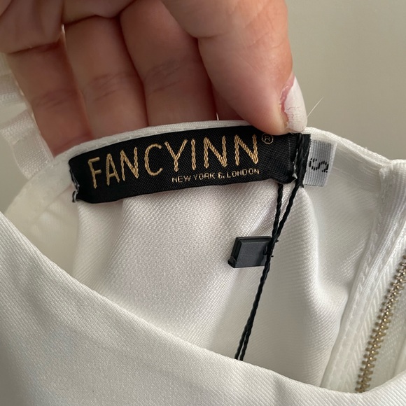 BRAND NEW! Chic cropped tank top with zipper back! - Picture 5 of 5